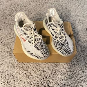 YEEZY 350 ZEBRA MEN SIZE 7